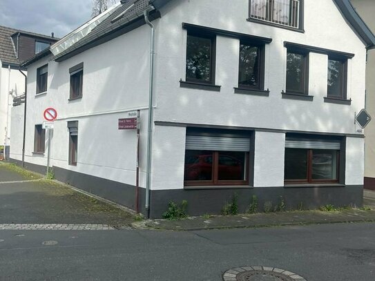 PROVISIONSFREI/ Kapitalanleger aufgepasst: 3-Familienhaus in zentraler Lage direkt am Rhein
