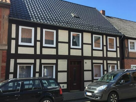 gepflegtes Wohnhaus auf kleinen Grundstück