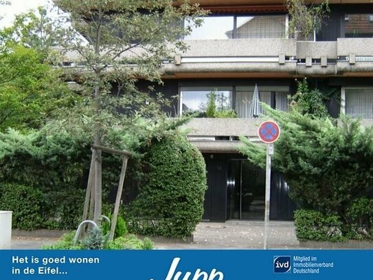 Eigentumswohnung in Düsseltal, 2 Zimmer mit zwei Balkonen, Kellerraum und Garage, Düsseldorf