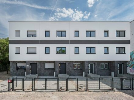 Bezugsfertiger Neubau: Modernes Stadthaus nahe der Saale, Böllberger Weg mit 5 Zimmern
