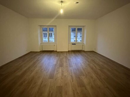 Renovierte Zweizimmerwohnung in der Kaiserstraße zu vermieten | ca. 82 qm | mit Terrasse und Keller