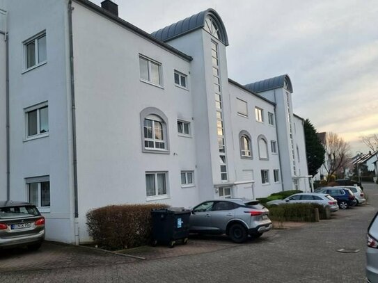 Wunderschöne renovierte 4 ZKBB-Wohnung 114 m² mit 2 Balkone und 2 Garagen - TOP Lage von Nieder-Ingelheim