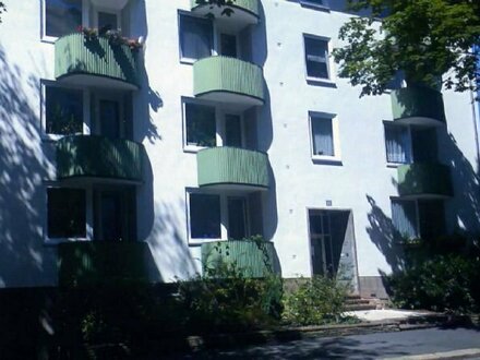 Einzimmerappartment komplett renoviert, zwei kleine Balkone sehr gute Lage in Kassel !