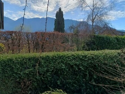 Frühling auf der eigenen Terrasse mit Bergblick