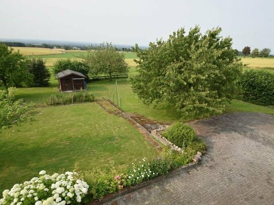 ZU VERKAUFEN: Freistehendes Einfamilienhaus auf einem großem Grundstück und einzigartigem Blick auf die Soester Börde