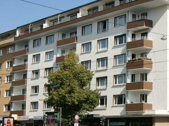 Nur der Himmel ist noch darüber...3-Zimmer-Wohnung in TOP-Ringlage mit großen Loggien + Markisen