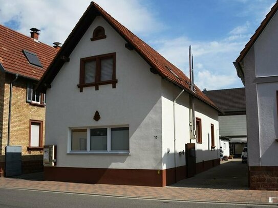 Einfamilienhaus mit Garage