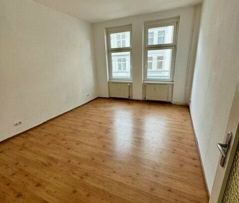 Sehr schöne WG. freundliche 3-R-Wohnung in MD-Alte Neustadt im 1.OG BLK. EBK. 78 m² zu vermieten