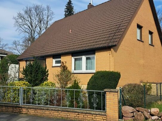 **Freistehendes Einfamilienhaus mit Ausbaupotenzial in Dreieich-Offenthal**