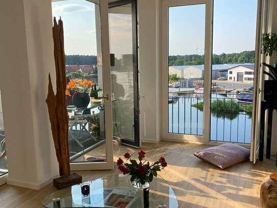 Moderne 3-R. Wohnung in ruhiger Lage und am Wasser mit Seeblick