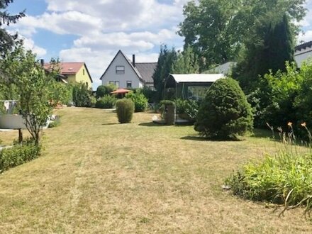 Sehr schönes gepflegtes ZFH mit sehr schönen großem Garten ruhig und doch Zentral