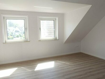 Somborn: komplett neu renovierte 3 Zimmer Wohnung im Dachgeschoss, 2 Etage im 3 Familienhaus