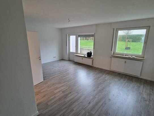 Vollständig renovierte, gemütliche 1-Zimmer-Wohnung mit Balkon und komplett neuem Bad in Essen