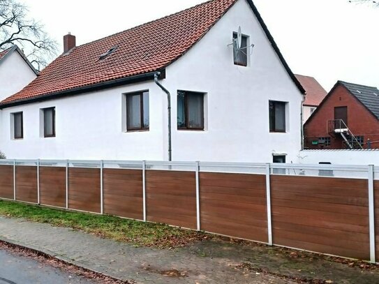 Freistehendes Einfamilienhaus mit großem Nebengebäude in Bierbergen! (RK-6232)