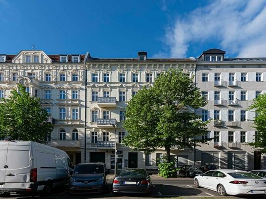 BEZUGSFERTIG: Frisch sanierte 2-Zimmer-Wohnung in historischer Remise + 6 Min. zur Altstadt +