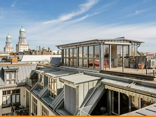 Großzügige Dachterrassenwohnung vereint Loft-Charme und Weitblick