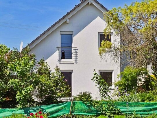 Wohnglück im zauberhaften Stadthaus mit kleinem Garten aber ohne Stellplatz