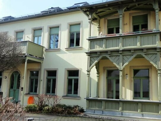 Wohnen im historischen Baudenkmal auf dem Weißen Hirsch - 3-Zimmer-Wohnung mit Balkon