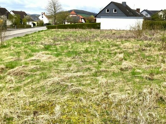 Voll erschlossenes, attraktives 950m² Baugrundstück in naturnaher, ruhiger Wohnlage