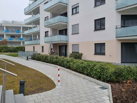 Moderne attraktive Stadtwohnung 2,5 Zi. mit Balkon, Aufzug, hochwertige Einbauküche, Tiefgaragenstellplatz, neuwertig u…