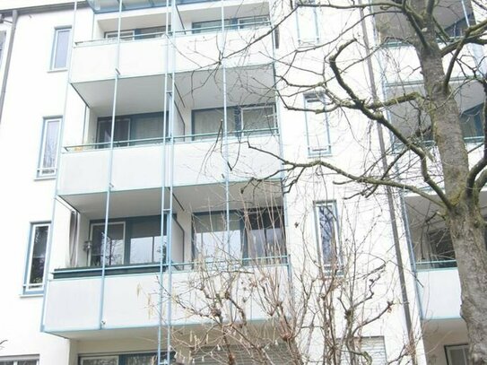 Denninger Str. -Süd-Balkon. Blick in den Park, TG-Stellplatz--Kapitalanlage