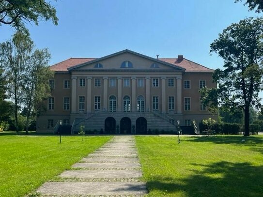 Schloss Garzau- historisches Anwesen