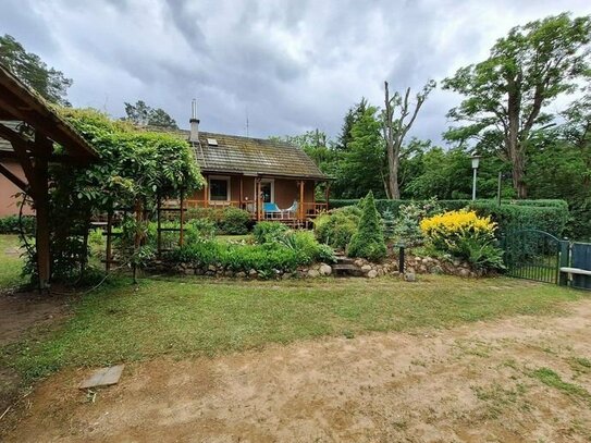 Einfamilienhaus in Stechlin in Brandenburg, LK Oberhavel, schön und ländlich am Waldrand gelegen