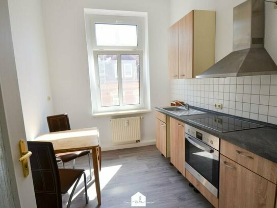 Günstige 2-Raum-Wohnung mit Einbauküche