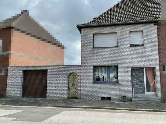 Renovierungsbedürftiges Einfamilienhaus mit Garage in Linnich- Körrenzig