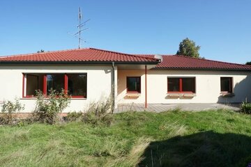 Alleinauftrag - Einfamilienhaus - Bungalow mit großem Grundstück