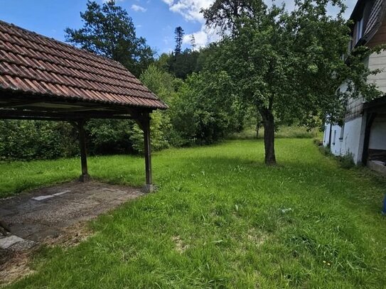 Garten-Grundstück mit Garage