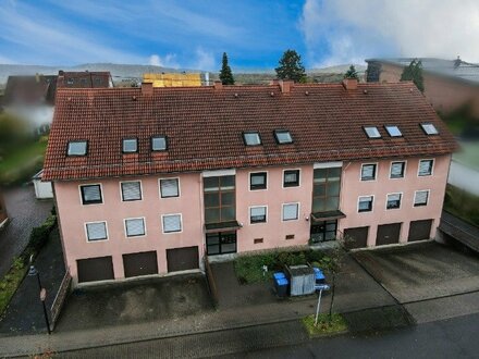 *** 3 ZKB Dachgeschosswohnung mit Balkon und Garage wird ab sofort in Neuweiler verkauft! ***