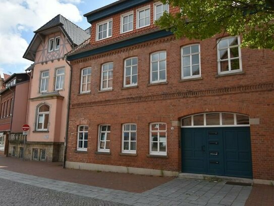 Praxis- oder Büroräume mit exklusivem Wohnen in Hessisch Oldendorf