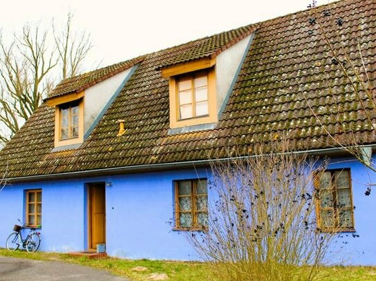 Einfamilienhaus mit großer Rundbogenhalle auf weitläufigem Grundstück im Urlaubsort Stepnica