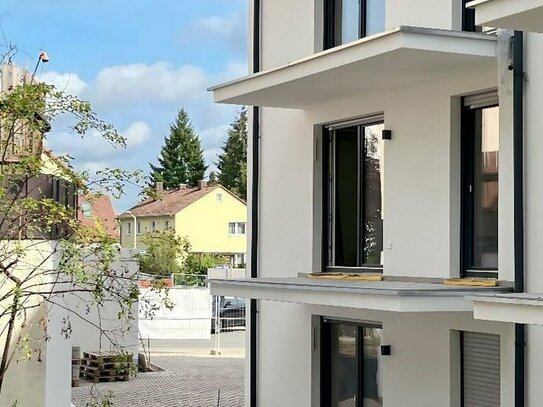 Neubau (Erstbezug): 1 Zi.-Whg. mit Terrasse und Einbauküche