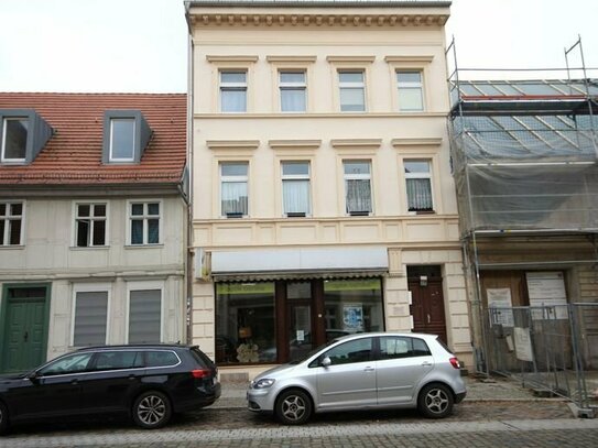 Historisches Wohn- und Geschäftshaus mit 5 attraktiven Einheiten in bester Nauener City Lage
