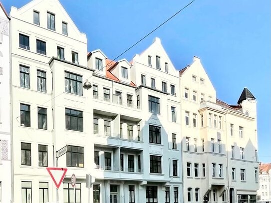 Erstbezug in der List | Traumhafter Altbau mit 2 Balkonen