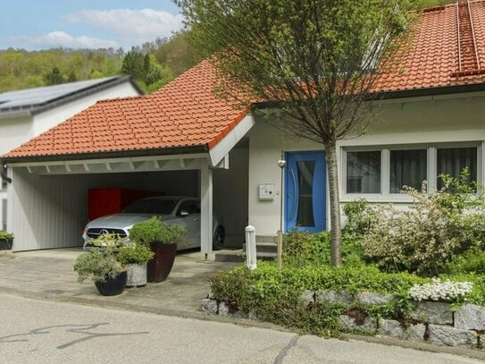 Urlaubsfeeling zuhause: Attraktive Doppelhaushälfte in guter Lage in Wiesensteig