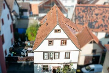 Einfamilienhaus mit historischem Charme und allen modernem Annehmlichkeiten in Zell a. Main!