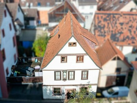 Einfamilienhaus mit historischem Charme und allen modernem Annehmlichkeiten in Zell a. Main!