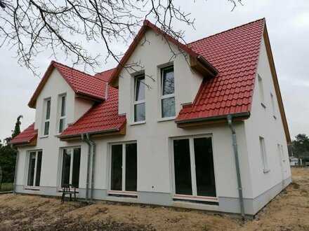 Idyllisch gelegene Grundstücke mit Baugenehmigung zur Bebauung mit Doppelhaushälften in Falkensee