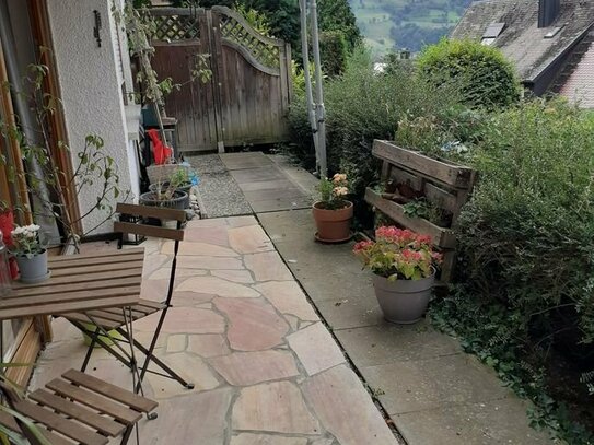 Schöne Wohnung im Untergeschoss mit Terrasse in ruhiger Lage mit herrlicher Aussicht