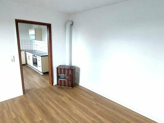 3-Zimmer-Wohnung auf 54 m² mit kleiner Terrasse und Süd-Balkon in ruhiger Stadtrandlage am Schirmitzer Weg in Weiden zu…