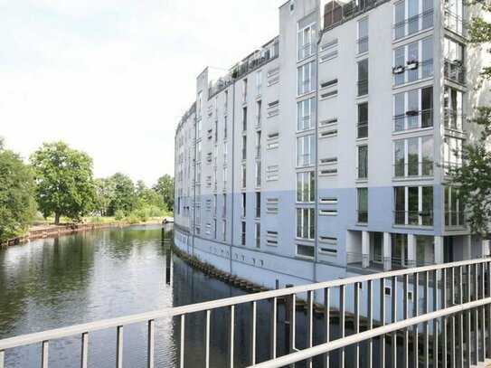 Traumhafte Zwei-Zimmer-Wohnung mit Wasserblick und zwei Tiefgaragenstellplätze in gefragter Lage