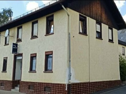 Mehrfamilienhaus mit Gewerbeeinheit und viel Vergrößerungspotenzial