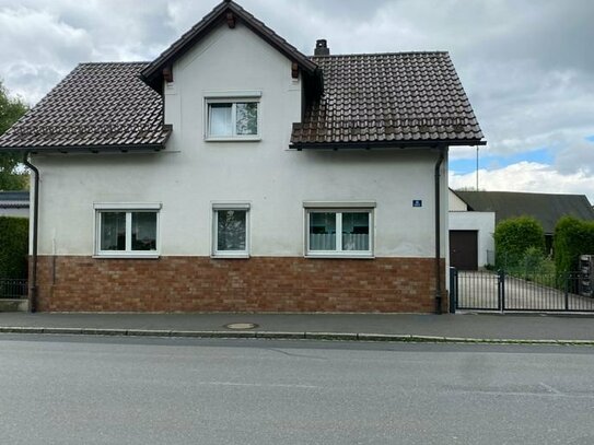 Einfamilienhaus mit großzügigen Nebenflächen in Wiesau zu verkaufen