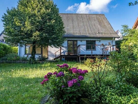 Einfamilienhaus mit großzügiger Ausbaureserve im Dachgeschoss - wunderschön in Steinhagen gelegen