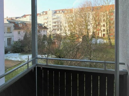 Stötteritz * 2,5-Raum-Wohnung * Balkon * 1.OG