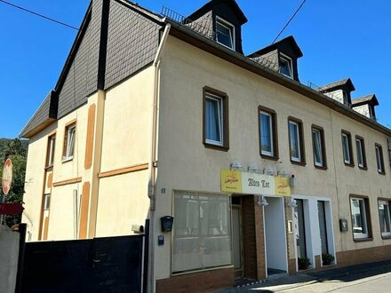 Historischer Hotelbetrieb mit Ausbaupotenzial in reizvoller Hanglage in Filsen am Rhein!