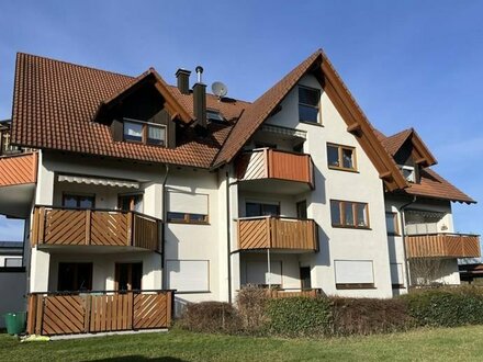 Oberkirch-Stadelhofen. Gut vermietete 3-Zi.-Whg. mit Balkon und extra große Garage